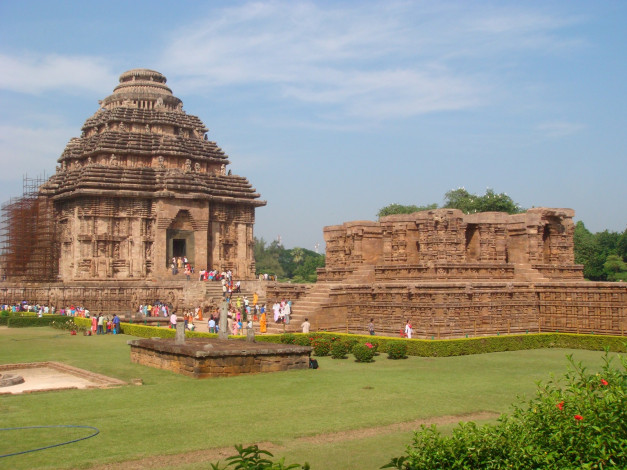 Обои картинки фото konark, the, chariot, temple, of, surya, sun, god, built, 1238, города, исторические, архитектурные, памятники