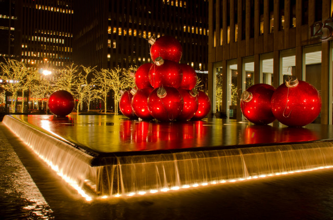 Обои картинки фото праздничные, новогодние, пейзажи, нью-йорк, гигантские, шары