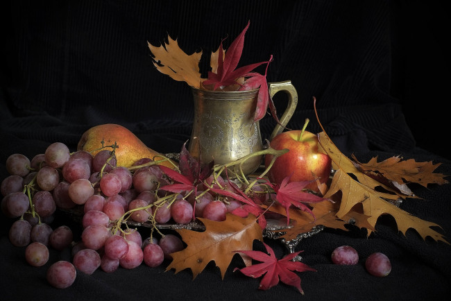 Обои картинки фото еда, натюрморт, листья, виноград, яблоко, груша