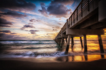 Картинка природа восходы закаты зарево тучи горизонт мост пляж океан