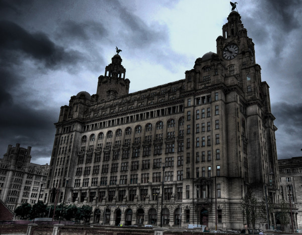 Обои картинки фото royal liver building - liverpool,  england, города, - здания,  дома, england, liverpool, великобритания, англия, ливерпуль, здание