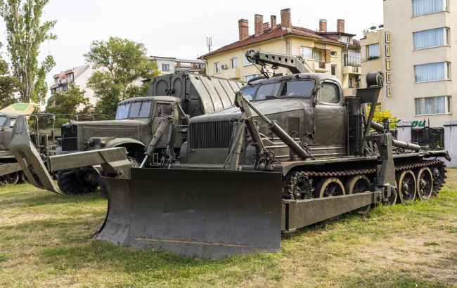 Обои картинки фото bat-1 bulldozer with crane, техника, военная техника, вооружение, музей