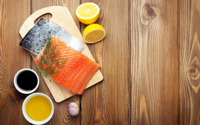 Обои картинки фото еда, рыба,  морепродукты,  суши,  роллы, лосось, лимон