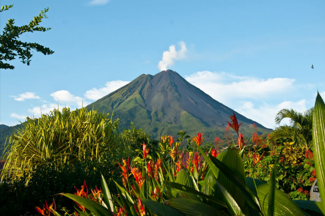 Обои картинки фото вулкан ареналь коста- рика, природа, горы, облака, небо, гора, коста-, рика, вулкан, ареналь