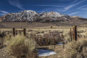 Картинка природа горы равнина кустарник ограда