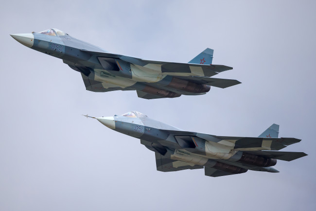 Обои картинки фото t-50 pak-fa , t-50-4 and t-50-1, авиация, боевые самолёты, истребитель, многоцелевой, россия, ввс, 5-е, поколение