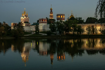 обоя новодевичий монастырь, города, - православные церкви,  монастыри, деревья, ночь, река, монастырь, москва