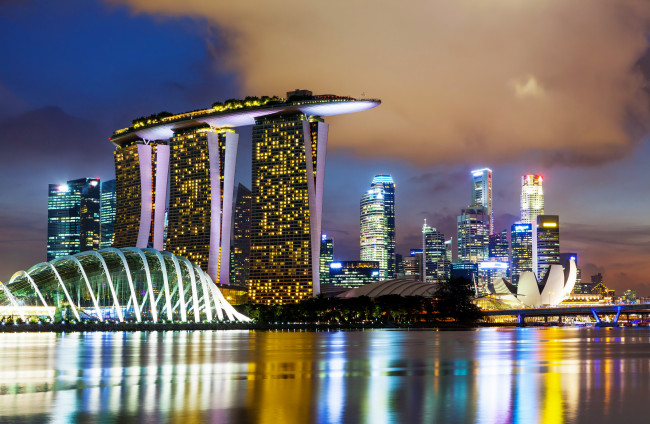Обои картинки фото города, сингапур , сингапур, дома, река, небоскребы, огни, ночь