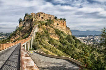 Картинка civita+di+bagnoregio города -+панорамы поселок гора