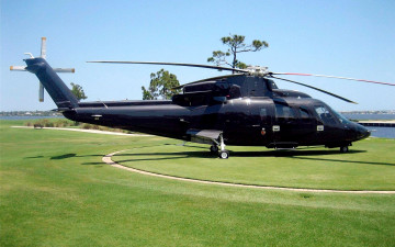 Картинка sikorsky+s-76+spirit авиация вертолёты лужайка вертолет сикорского s76 черный коммерческий sikorsky aero engineering corporation