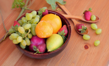 обоя еда, фрукты,  ягоды, виноград, груша, апельсин, ягоды, ложки, клубника, листья