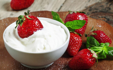 Картинка еда клубника +земляника strawberry cream fresh berries sweet red ягоды спелая красная сливки