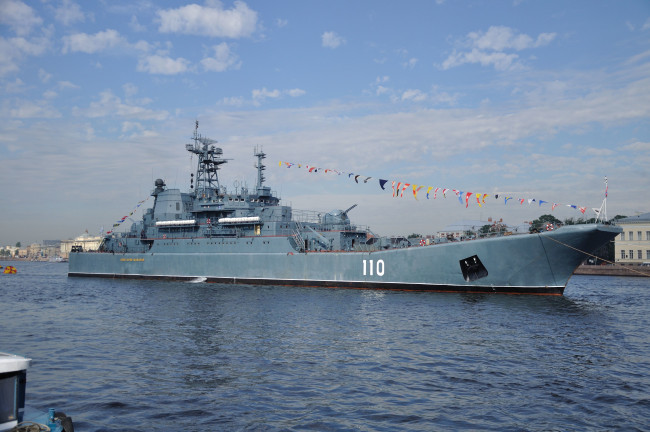Обои картинки фото корабли, крейсеры,  линкоры,  эсминцы, большой, проекта, 775, десантный, корабль, александр, шабалин