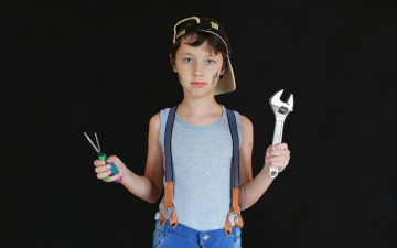 Картинка разное дети мальчик кепка грязь инструменты