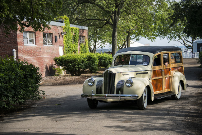 Обои картинки фото packard 110 station wagon,  1941, автомобили, packard, выставка, автопробег, автошоу