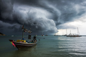 Картинка корабли лодки +шлюпки шторм