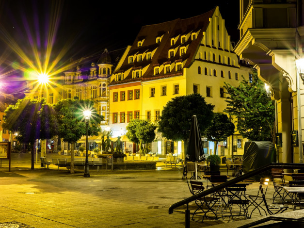 Обои картинки фото германия, города, - огни ночного города, ночь, деревья, стулья, фонари