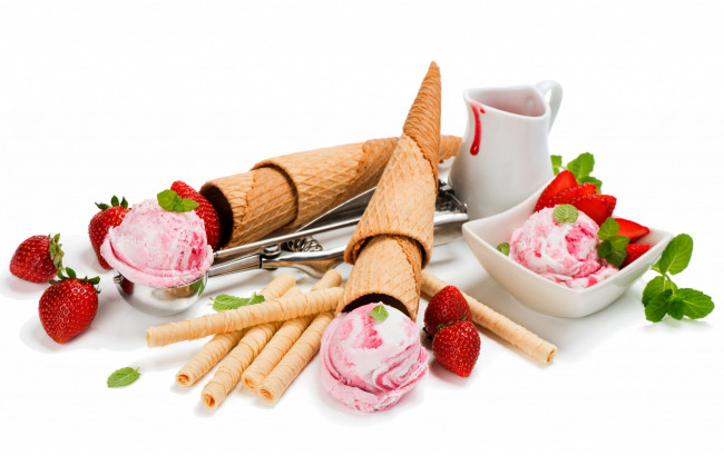 Обои картинки фото еда, мороженое,  десерты, вазочки, трубочки, клубника