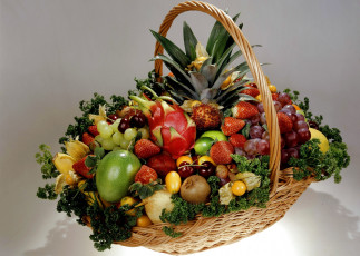 обоя еда, фрукты, ягоды, ананас, виноград, клубника, корзина, лайм, киви, вишня
