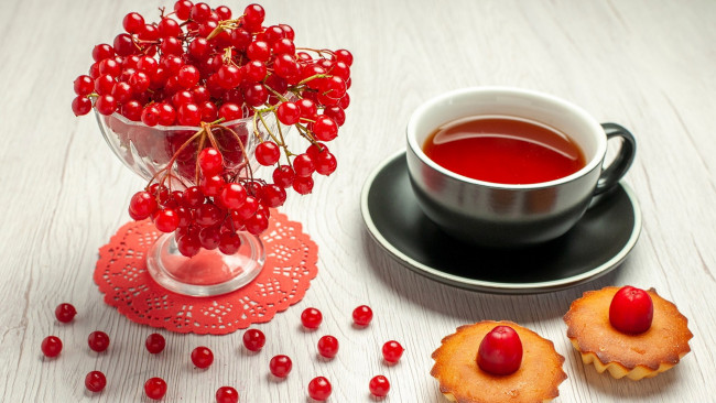 Обои картинки фото еда, напитки,  чай, калина, чай, ягодный, печенье