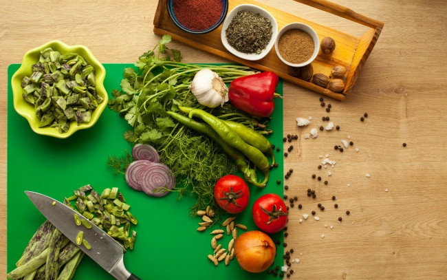 Обои картинки фото еда, овощи, фасоль, лук, чеснок, помидоры, перец