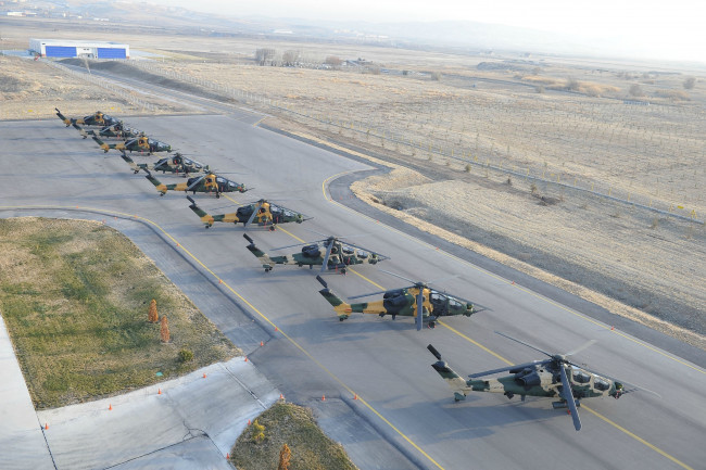 Обои картинки фото авиация, вертолёты, tai, agusta, westland, t129, военные, вертолеты, ввс, турции, боевые, транспортное, средство, аэродром