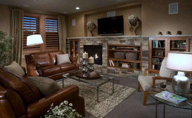 Обои картинки фото интерьер, гостиная, диваны, столик, телевизор, декор, лампа