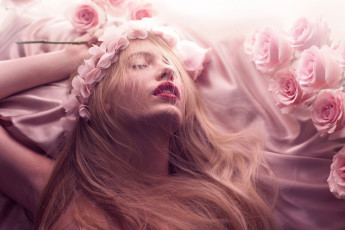 Картинка -Unsort+Лица+Портреты девушки unsort лица портреты розовый венок волосы розы романтика