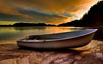 Картинка корабли лодки шлюпки закат лодка река пейзаж