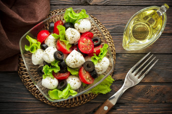 Картинка еда салаты +закуски моцарелла помидоры масло salad сыр базилик закуска caprese food капрезе салат