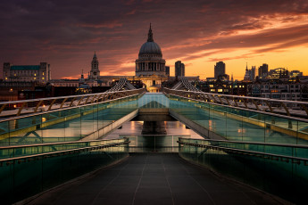 Картинка millennium+bridge+and+st+paul’s+cathedral города лондон+ великобритания ночь мост собор