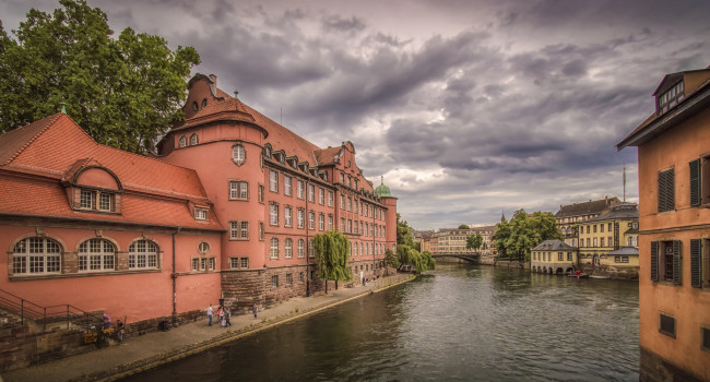 Обои картинки фото pont saint martin in strasbourg, города, страсбург , франция, мост, канал, набережная, здания