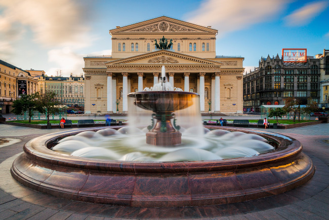 Обои картинки фото bolshoi theatre in moscow, города, москва , россия, театр, фонтан, площадь