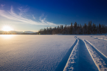 Картинка природа зима kuusamo ruka снег куусамо финляндия озеро finland колея лес закат
