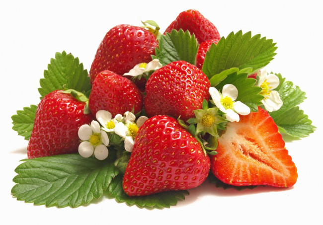 Обои картинки фото еда, клубника, земляника, цветки, листья, ягоды