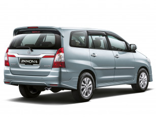 Картинка автомобили toyota 2013г innova