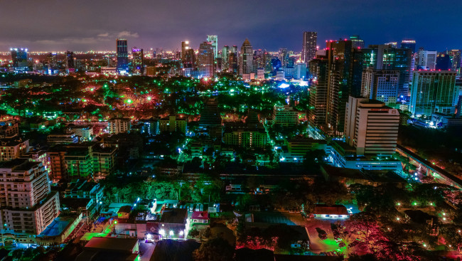 Обои картинки фото бангкок, города, бангкок , таиланд, ночь, мегаполис, дома, небоскребы, огни