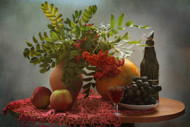 Обои картинки фото еда, натюрморт, вино, фрукты, рябина, виноград, яблоки, осень, бокал, дыня