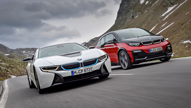 Обои картинки фото bmw i3s and i8 2018, автомобили, bmw, 2018, i8, i3s