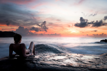 Картинка природа восходы закаты берег девушка горизонт закат море