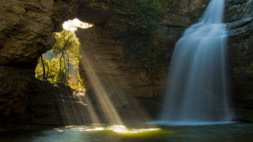 обоя limestone, cave, and, waterfall, the, foradada, catalonia, spain, природа, водопады, пещера