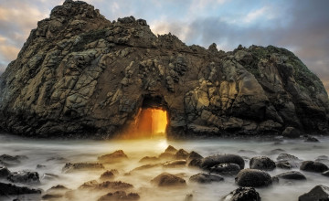 Картинка природа горы камни скала туман свет пещера