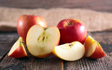 Картинка еда Яблоки краснобокие яблоки ломтики