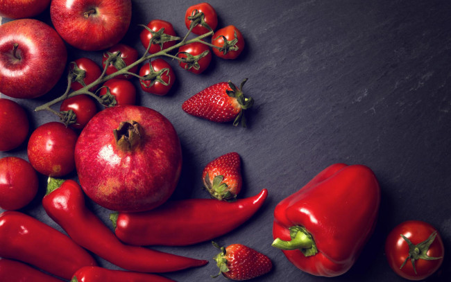 Обои картинки фото еда, фрукты и овощи вместе, яблоки, клубника, помидоры, гранат, перец, томаты