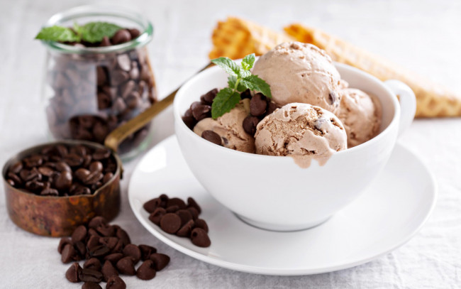 Обои картинки фото еда, мороженое,  десерты, зерна, кофейные, шоколад
