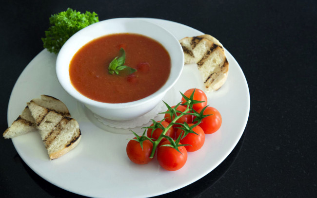 Обои картинки фото еда, первые блюда, томатный, суп, томаты, помидоры