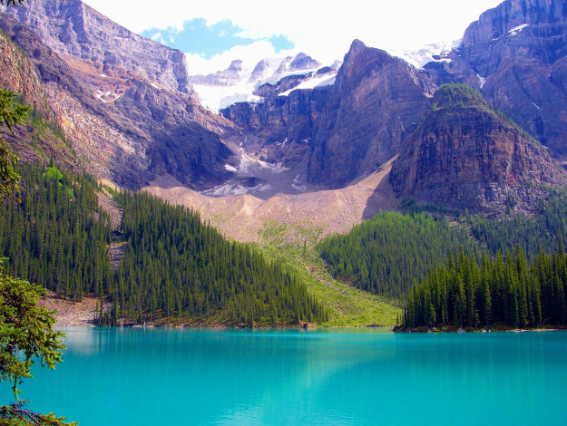 Обои картинки фото природа, реки, озера, деревья, лес, небо, горы, озеро, канада, canada, alberta, banff, national, park