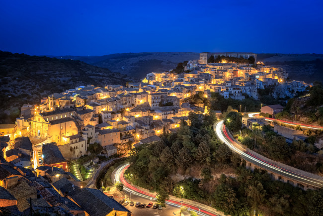 Обои картинки фото ragusa at night, города, - огни ночного города, огни, трасса, здания, ночь