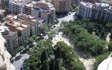 Картинка barcelona города барселона испания здания деревья улица