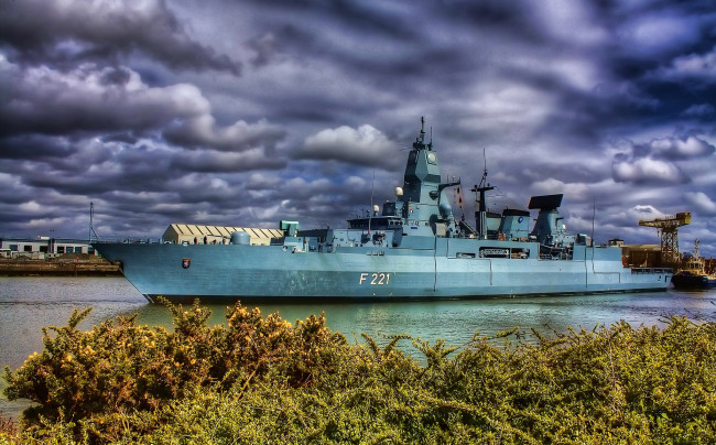 Обои картинки фото корабли, крейсеры,  линкоры,  эсминцы, корабль, военный, река